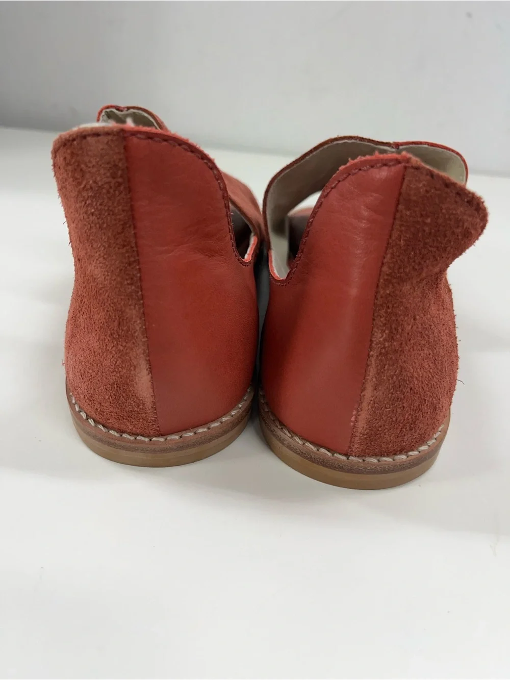New BIRD OF FLIGHT Open Toe Flats in Read Leather/Suede Size 10